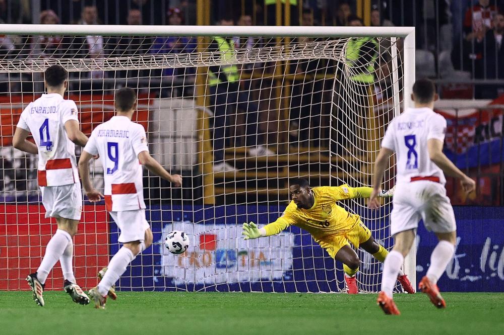 荷兰4-0立陶宛晋级美加墨世界杯，加克波、赖因德斯传射